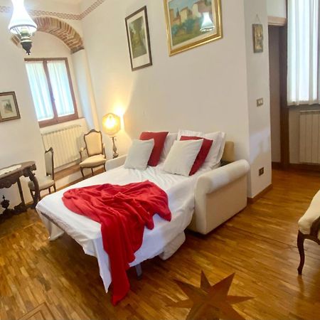 L' Angolo Del Tempo By Holiday World Arezzo Ngoại thất bức ảnh